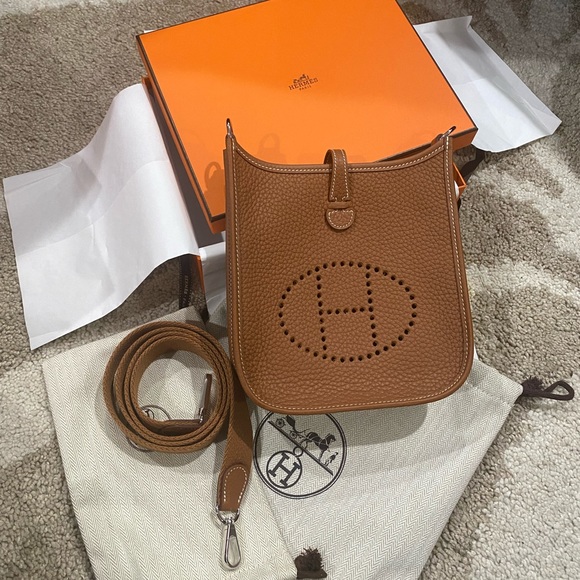 Hermes mini evelyne in gold - Picture 1 of 5